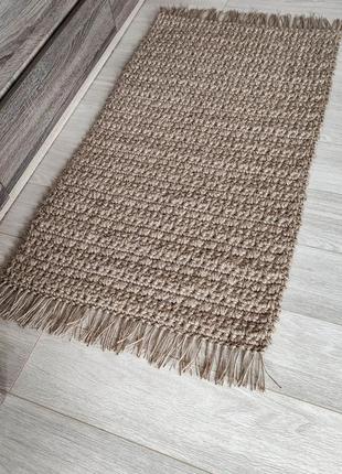 Невеликий плетений коврик. джутовий килимок ручної роботи. килим з китицями. циновка.10 фото