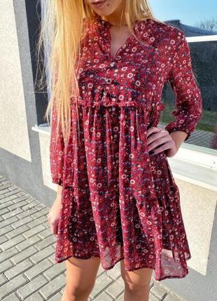 Яскраве шифонове плаття з красивими гудзиками3 фото