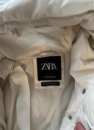 Zara пуховик бело-молочного цвета8 фото