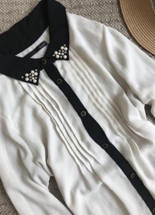 Молочная стильная блуза с декором.3 фото