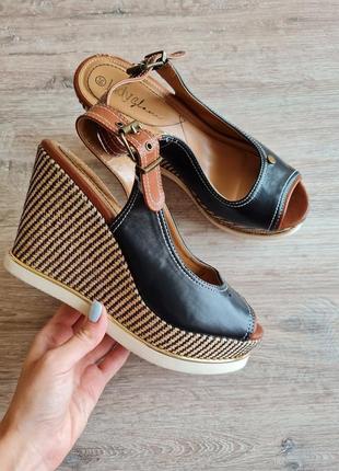 Босоніжки на танкетці ladyglam