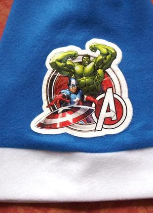 Продаю! 3-5 лет шапка карнавальная санта, халк и капитан америка, мстители, avengers marvel, б/у.2 фото