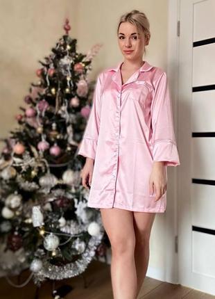 Ночная рубашка пижама женская короткая мини шелковая стильная новогодняя на новый год черная розовая голубая свободная батал3 фото