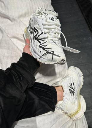 Balenciaga runner white graffiti, граффити8 фото