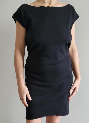 Платье с вырезом на спине черное англия3 фото