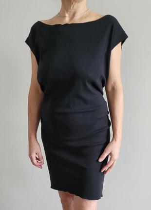 Платье с вырезом на спине черное англия2 фото