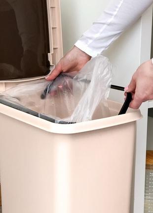 Ведро для мусора с крышкой и педалью