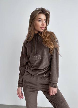 Теплий велюровий костюм