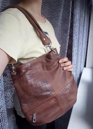 Кожаная (натуральная) сумка нубук коричневая с тиснением1 фото