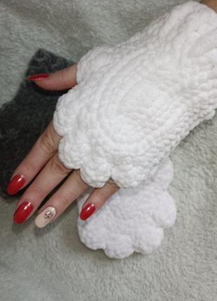 Митенки кошачьи лапки варежки из плюшевой пряжи