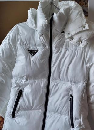 Курточка белого цвета эко зима,в идеальном состоянии