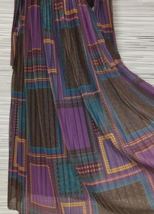 Платье мидакси плиссе геометрическое принт6 фото
