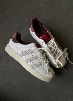 Adidas superstar white red, кроссовки женские адедас, кроссовки адедас жэнские демисезонное3 фото