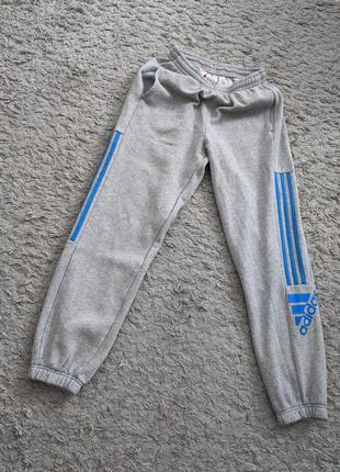 Брюки утепленные спортивные adidas essential size 164/s/xs
полупояс резинка 31-38
бедра 54
длина 954 фото