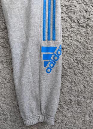 Брюки утепленные спортивные adidas essential size 164/s/xs
полупояс резинка 31-38
бедра 54
длина 957 фото