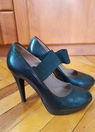 Туфлі зручні  на шпильці