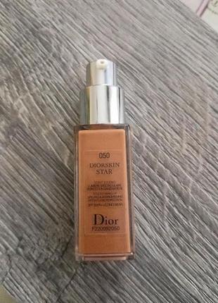 Тональный крем сияние dior diorskin star studio makeup spectacular brightening weightless perfection2 фото