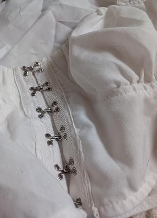 Кроп топ на крючках с чашечками и обьемными рукавами фонариками буфами пышными укороченная блуза5 фото