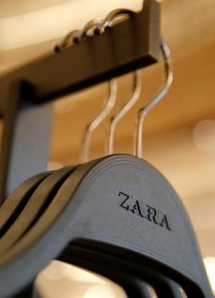 Zara оригінальні базові вішаки, чорні вішалки для одягу1 фото