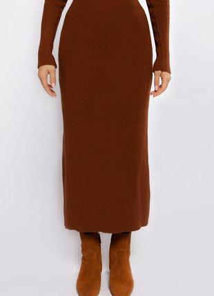Юбка женская длинная вязанная теплая коричневого цвета. модель uw925