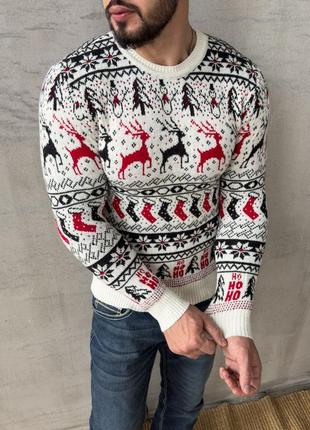 Новогодний свитер с оленями мужской белый+шапка в подарок!7 фото