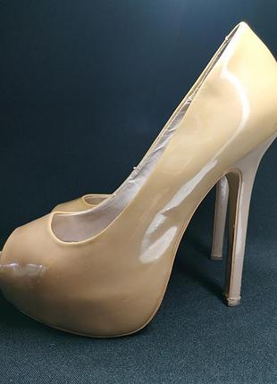 Брендові туфлі з натуральної шкіри