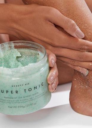 Скраб для ніг з мʼятою super tonic peppermint leg & foot scrub1 фото