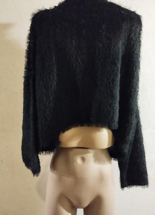 Свитер для смелых женщин.