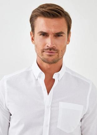 Белая мужская рубашка lc waikiki/лс вайкики с карманом и пуговицами на воротнике. фирменная турция4 фото