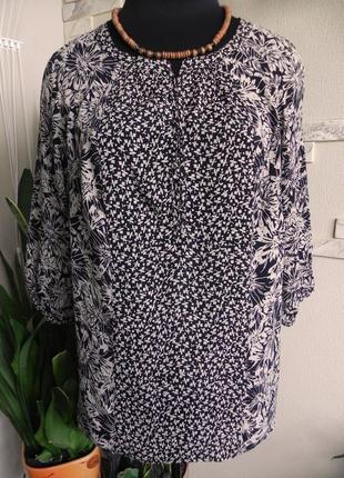 Вискозная блуза с цветочным принтом большого размера2 фото