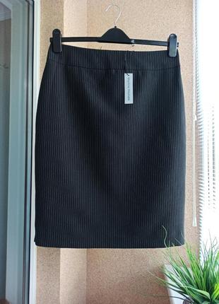 Классическая юбка - карандаш миди в мелкую полоску2 фото