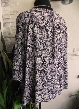 Вискозная блуза с цветочным принтом большого размера5 фото
