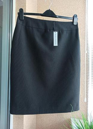 Классическая юбка - карандаш миди в мелкую полоску3 фото