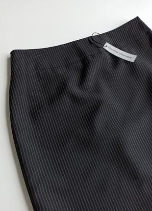 Классическая юбка - карандаш миди в мелкую полоску5 фото