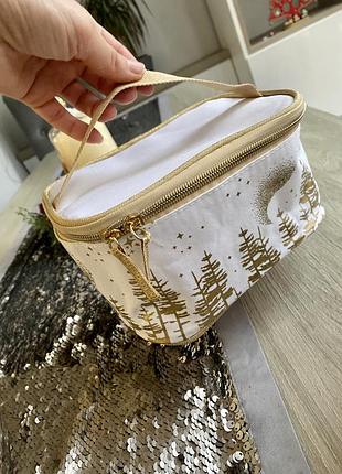 Косметичка белая праздничная ив роше