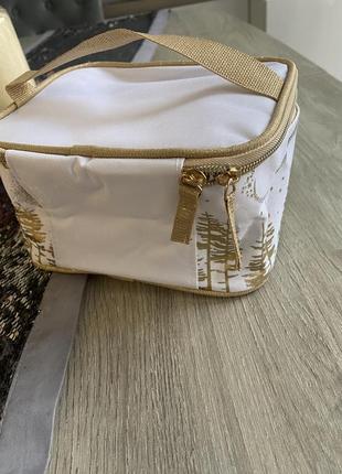 Косметичка белая праздничная ив роше