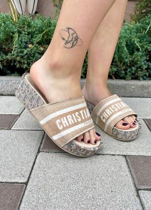 Шльопанці жіночі dior slippers beige