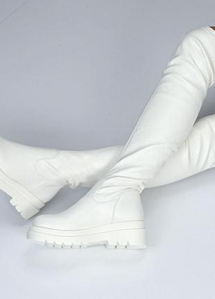 Молодежные светлые, красивые ботфорты, на большой платформе, мягкая кожа, белые, на...