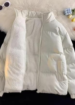 Куртка жіноча тепла зимова на зиму базова без капюшону утеплена хутром чорна сіра біла пуховик батал коротка стьобана