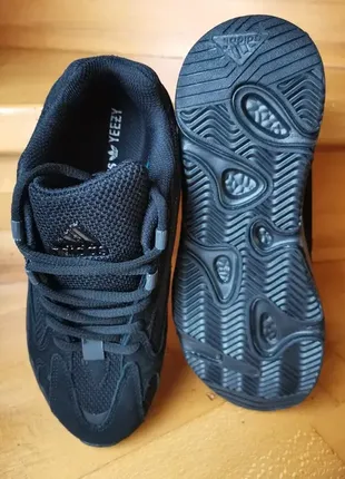 Кросівки adidas yeezy boost 700 v2 black . р 36-40
