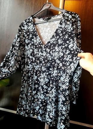 Шикарная, новая, трикотажная, мягенькая блуза блузка цветы. вискоза friends.