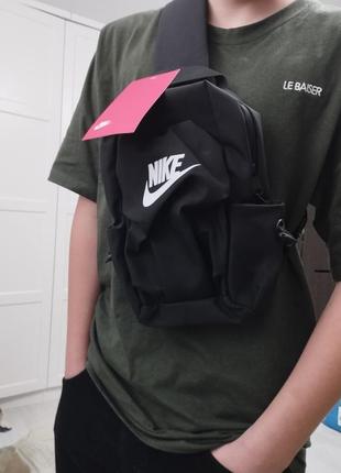 Чоловіча нагрудна сумка слінг nike