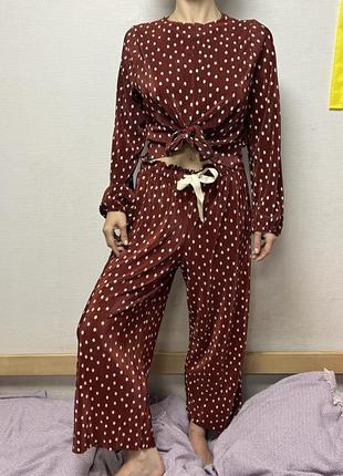 Очень красивый костюмчик😍