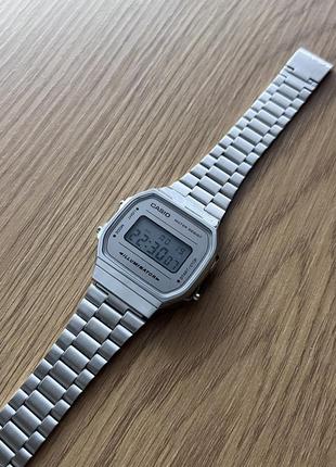 Годинник casio a168w срібні / білий циферблат