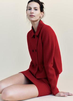 Красный костюм из шерсти от zara, теплый костюмчик