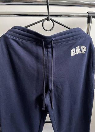 Синие спортивные штаны gap