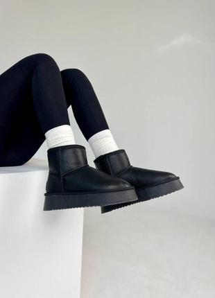 Женские теплые зимние кожаные сапоги ugg mini, женские зимние сапожки, ботинки черные угги. женская обувь5 фото