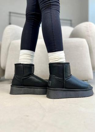 Женские теплые зимние кожаные сапоги ugg mini, женские зимние сапожки, ботинки черные угги. женская обувь8 фото