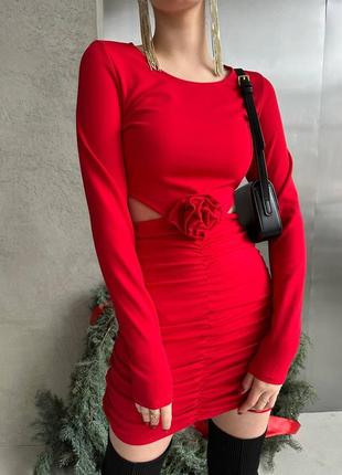 Платье стильное красное