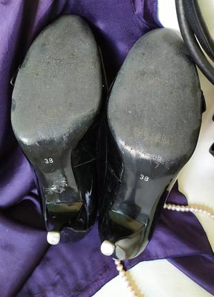 Кожаные классические лаковые туфли с пряжкой, каблук-рюмочка, pier lucci3 фото